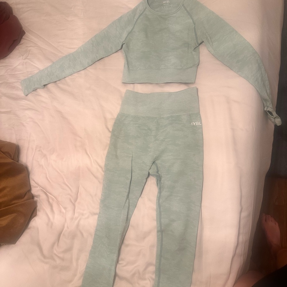 AYBL Sage Green Seamless Long Sleeve Crop Top & High Waist Leggings Set
